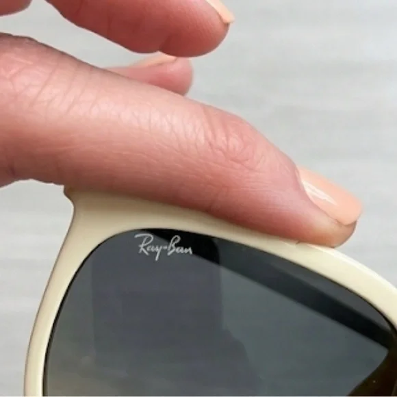 Ray-Ban Cats 1000 - White & Black Sunglasses - Picture 9 of 9